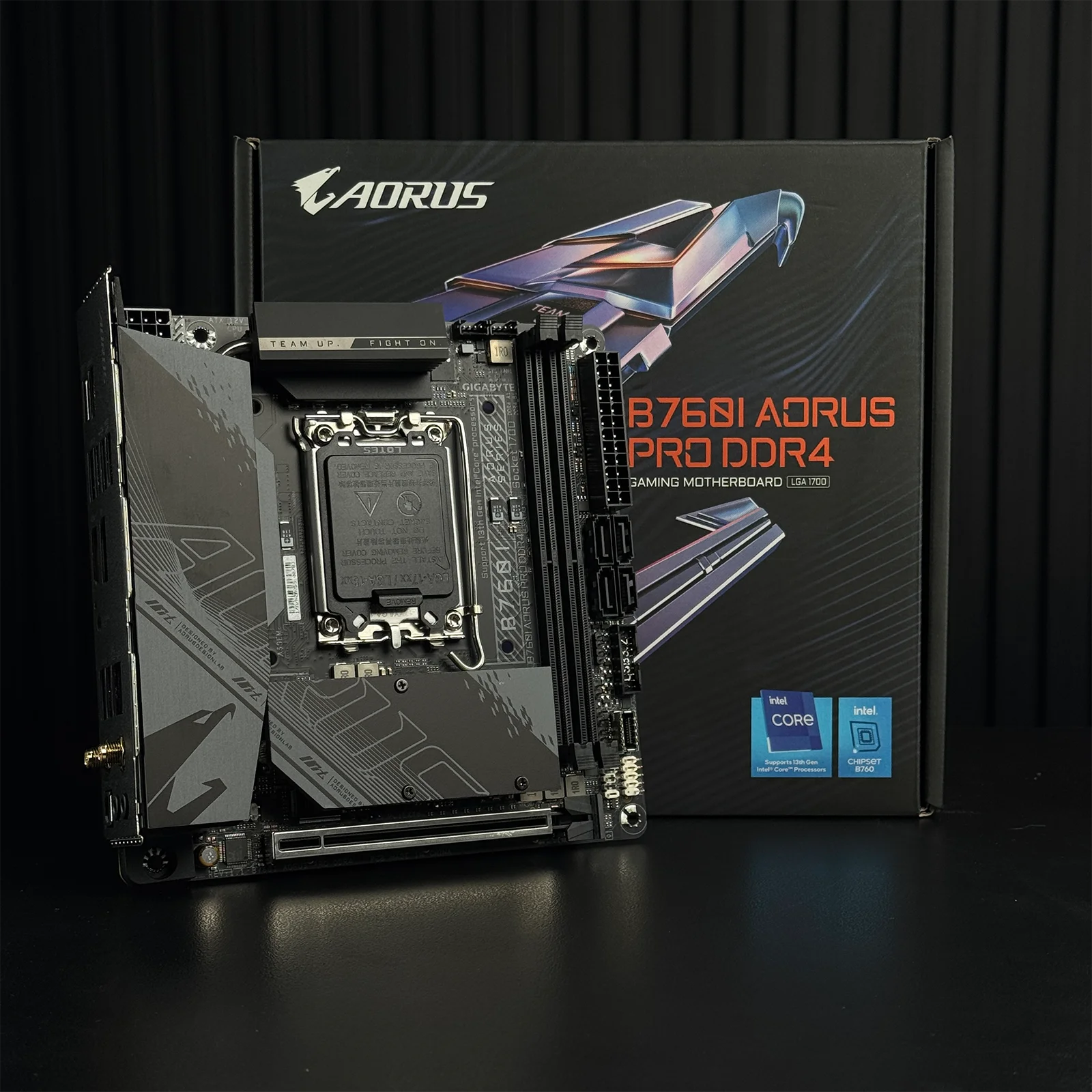 Carte mère : Mini ITX Socket 1700 Intel B760 Express - 2 x DDR4 - M.2 PCIe 4.0 - USB 3.1 - PCI-Express 4.0 16x - LAN 2.5 GbE - Wi-Fi 6E/Bluetooth 5.2 | MEGA PC